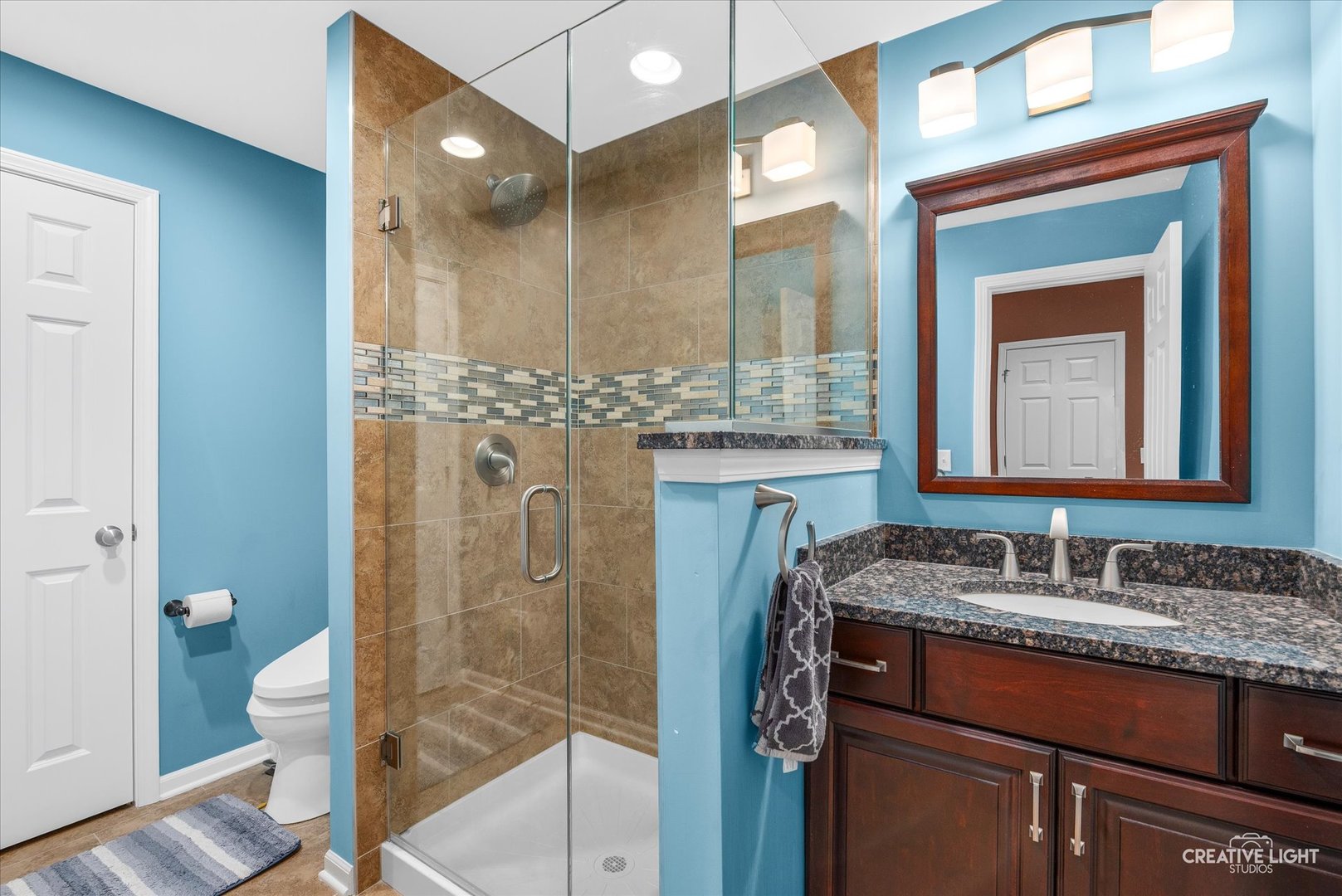 8146 Hampton Drive, Woodridge, IL 60517