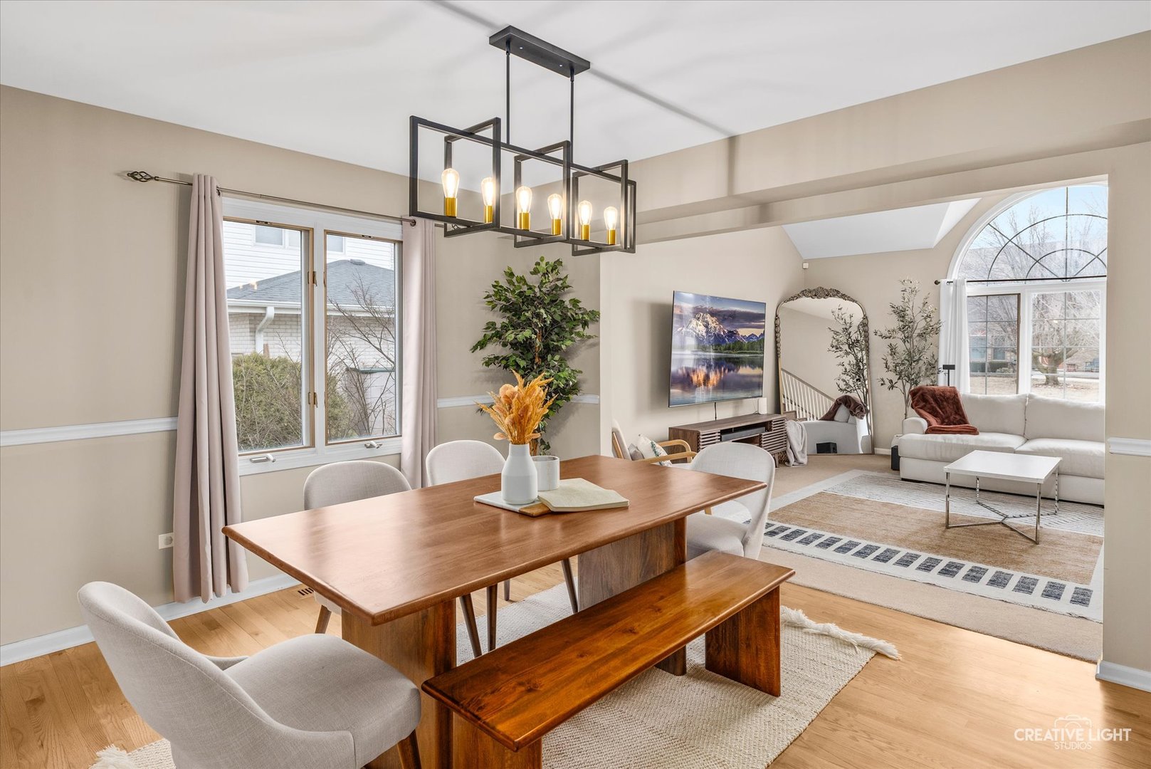 8146 Hampton Drive, Woodridge, IL 60517