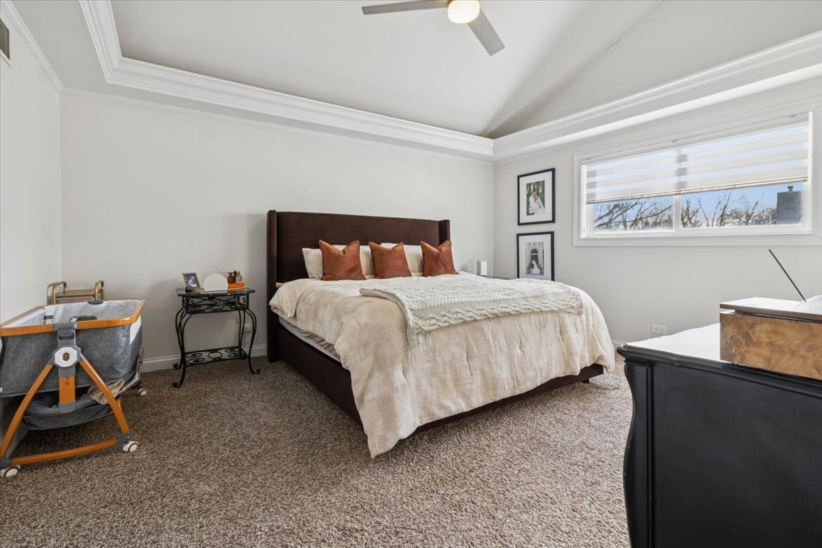 27W585 Galusha Avenue, Warrenville, IL 60555