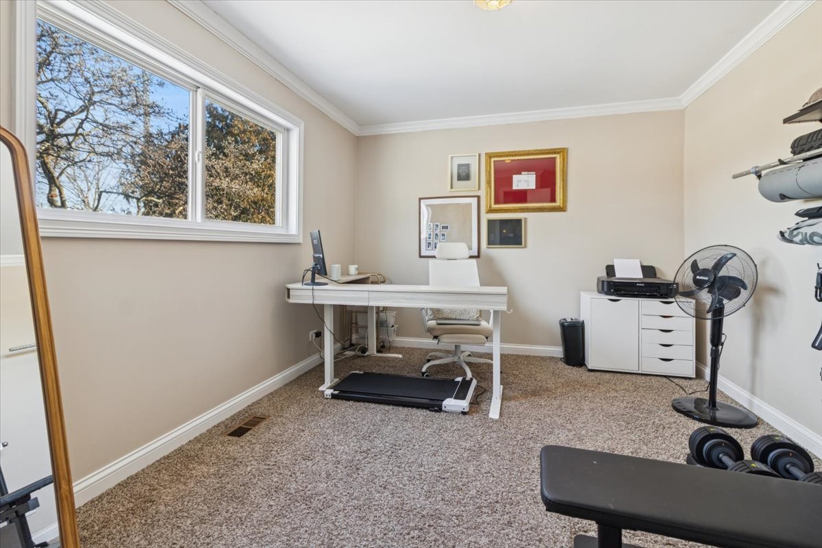 27W585 Galusha Avenue, Warrenville, IL 60555