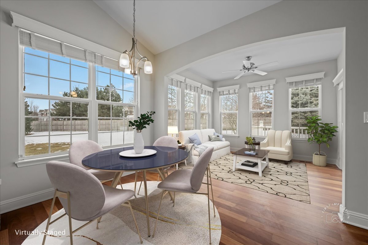 2843 Hillcrest Circle, Naperville, IL 60564