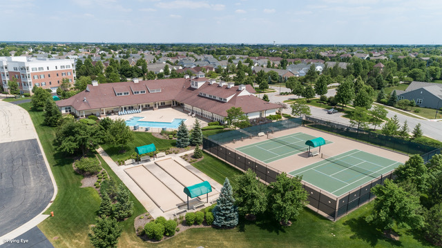 2843 Hillcrest Circle, Naperville, IL 60564