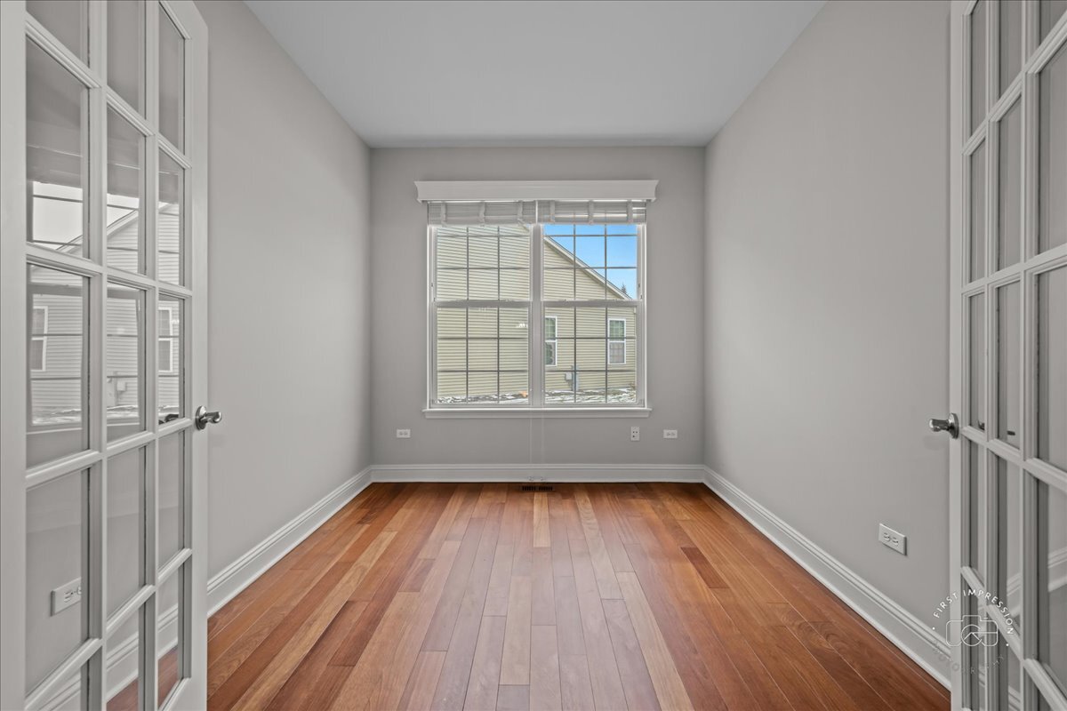 2843 Hillcrest Circle, Naperville, IL 60564