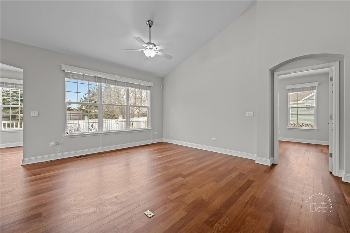 2843 Hillcrest Circle, Naperville, IL 60564