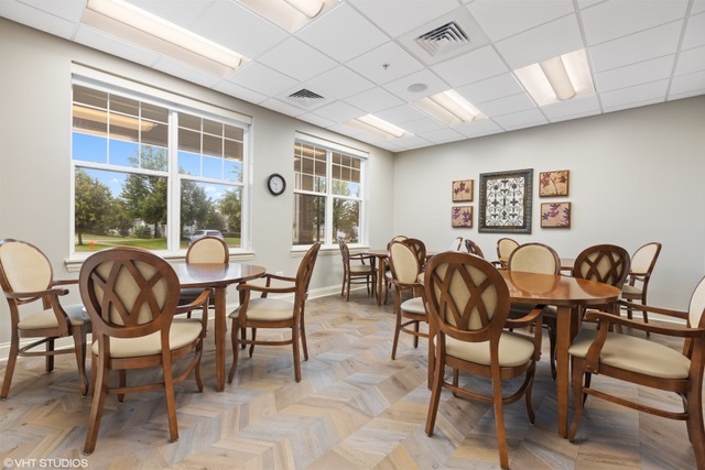 2843 Hillcrest Circle, Naperville, IL 60564