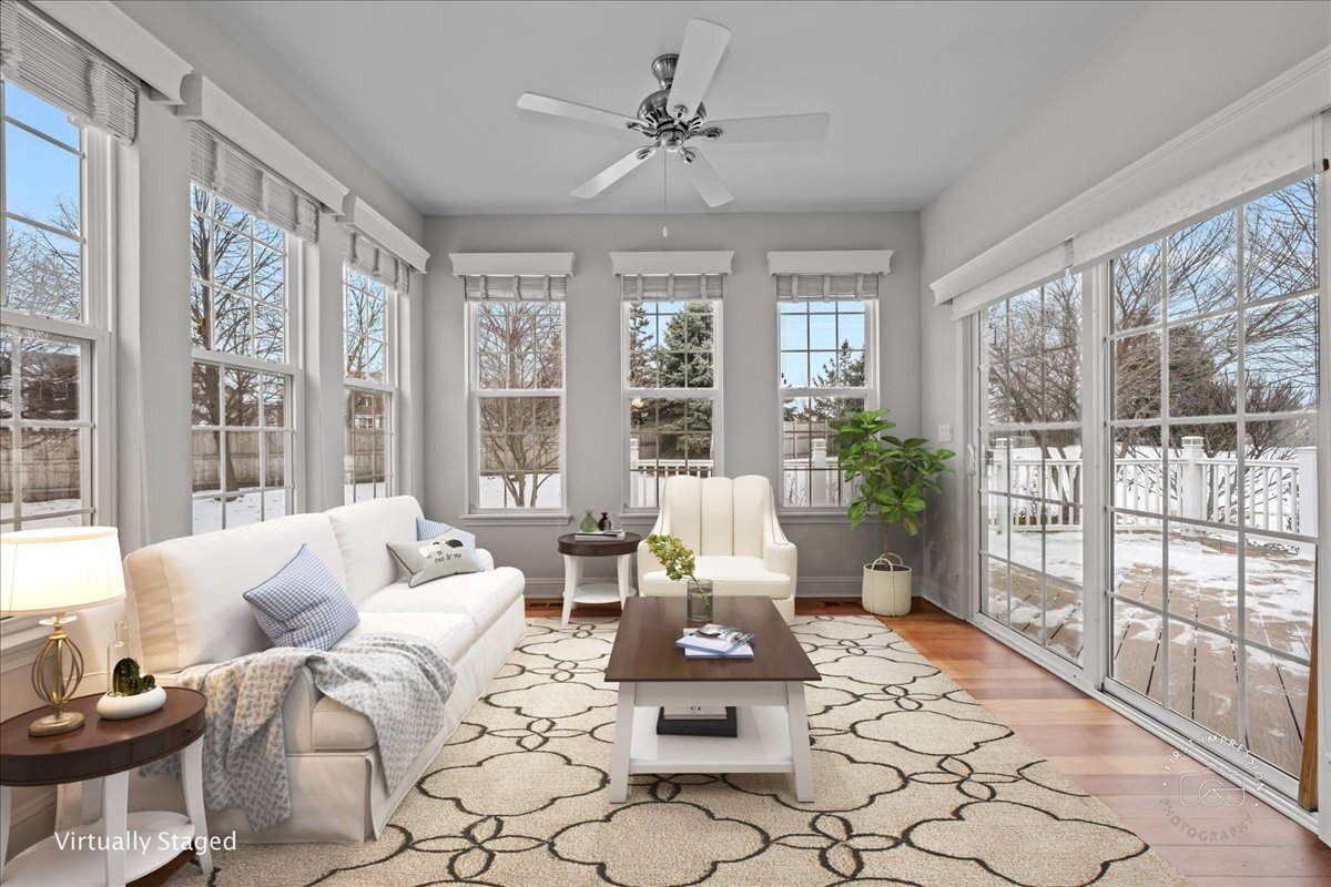 2843 Hillcrest Circle, Naperville, IL 60564