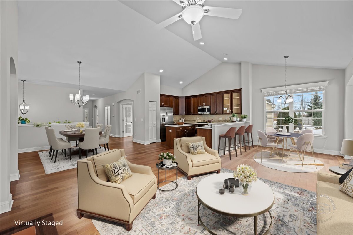 2843 Hillcrest Circle, Naperville, IL 60564