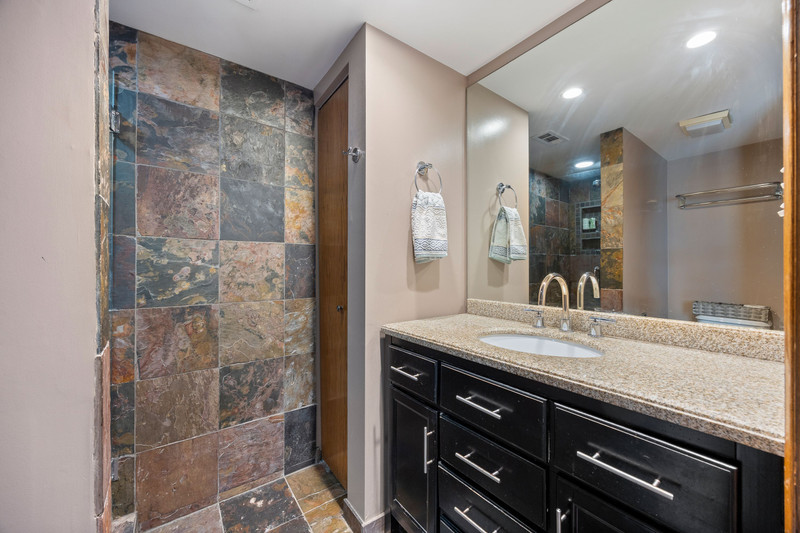 4940 Circle Court #604, Crestwood, IL 60418