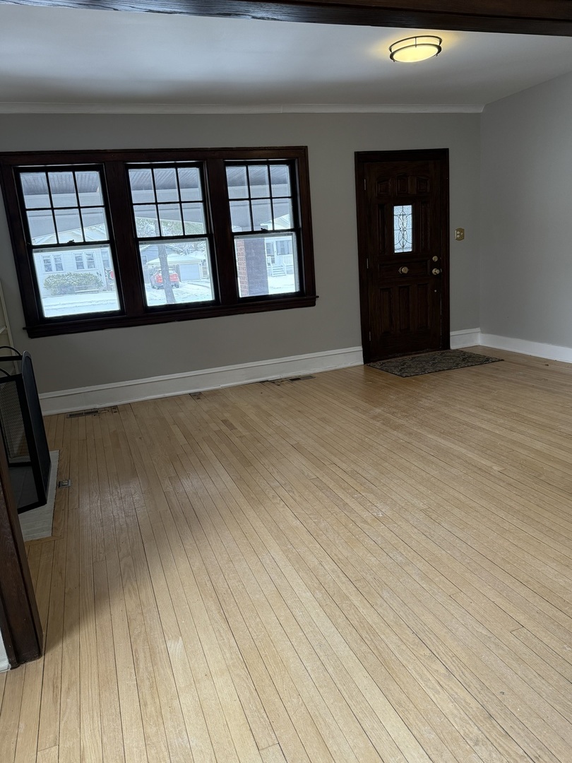 247 S Oakland Grove, Elmhurst, IL 60126