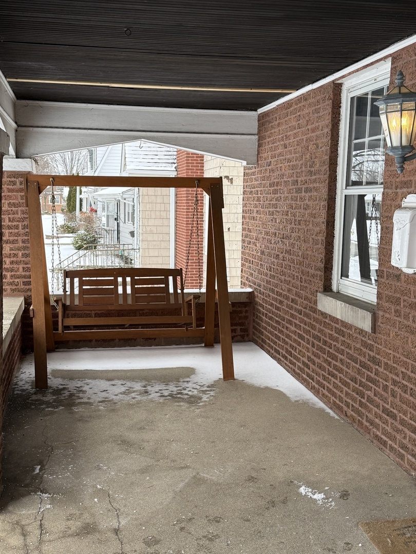 247 S Oakland Grove, Elmhurst, IL 60126