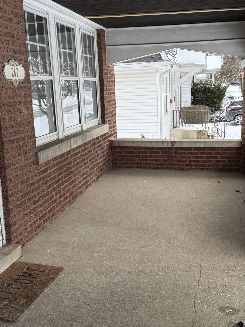 247 S Oakland Grove, Elmhurst, IL 60126