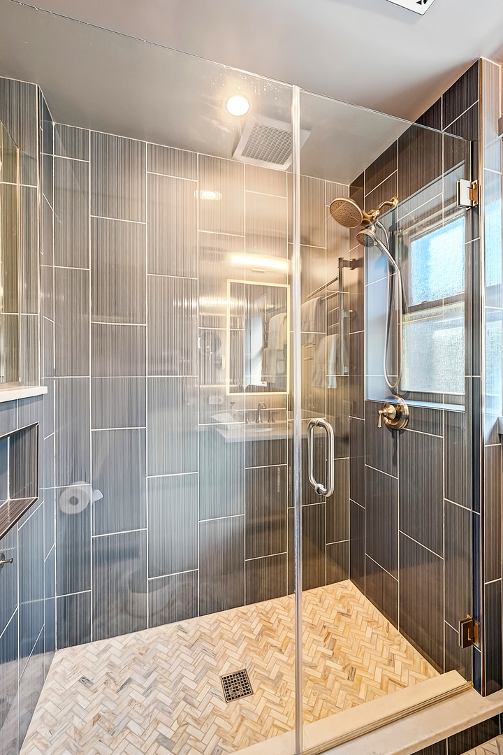 75 E Harris Avenue #3C, La Grange, IL 60525