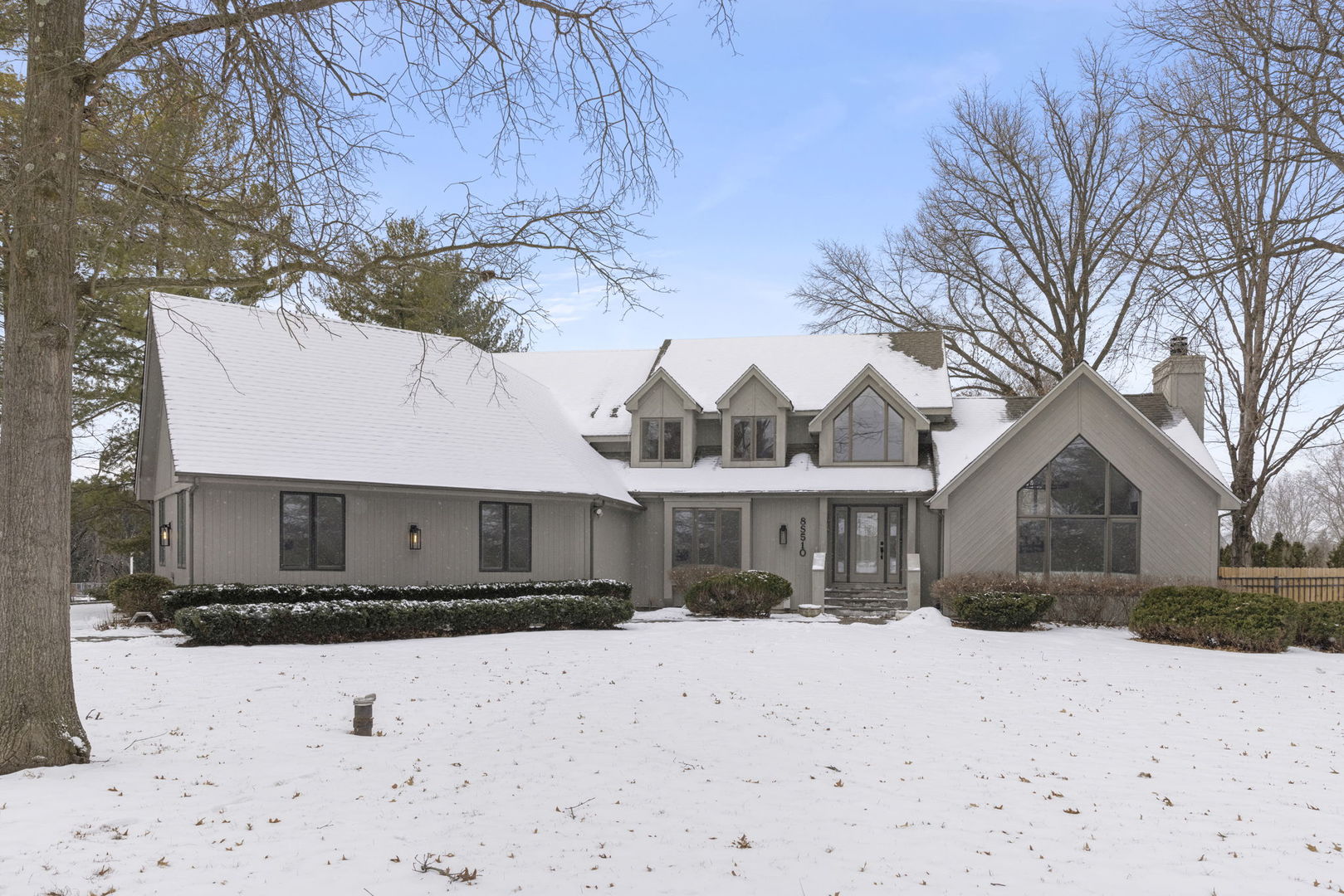 8S510 Oxford Lane, Naperville, IL 60565