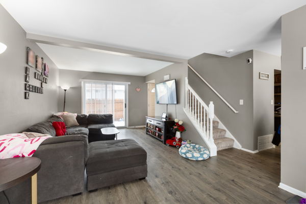 4022 Oxford Court, Streamwood, IL 60107