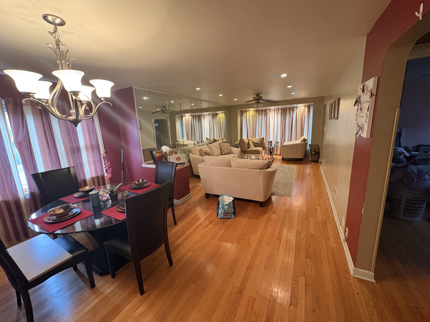 8800 S Merrill Avenue, Chicago, IL 60617
