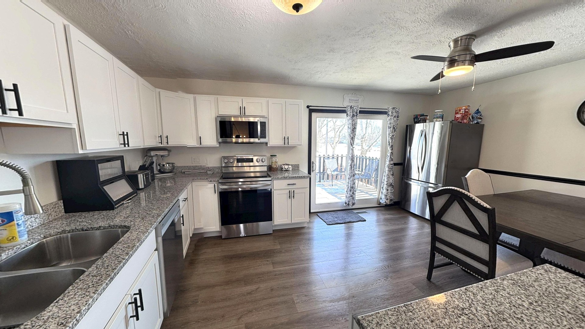 543 Ridge Circle, Streamwood, IL 60107