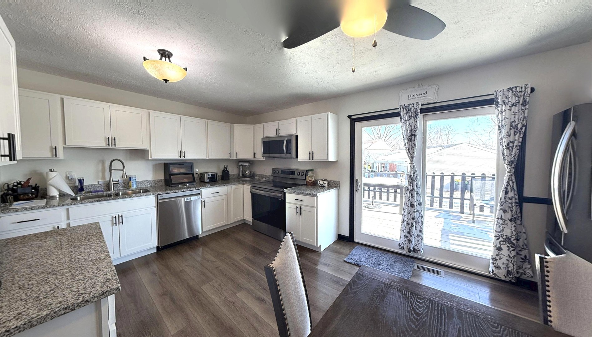 543 Ridge Circle, Streamwood, IL 60107