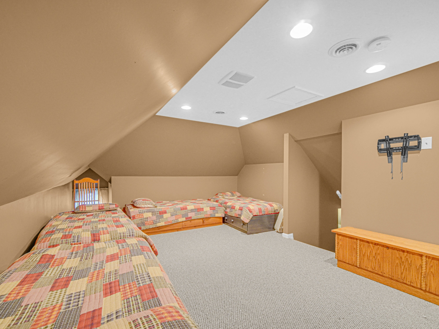 313 N Raynor Avenue, Joliet, IL 60435