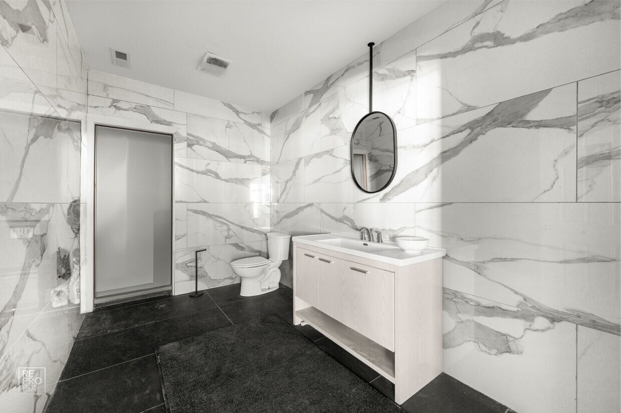 1123 W Catalpa Avenue, Chicago, IL 60640