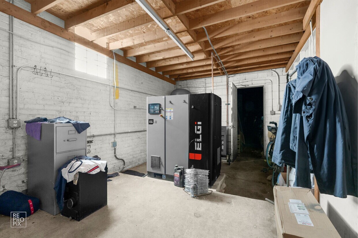 1123 W Catalpa Avenue, Chicago, IL 60640