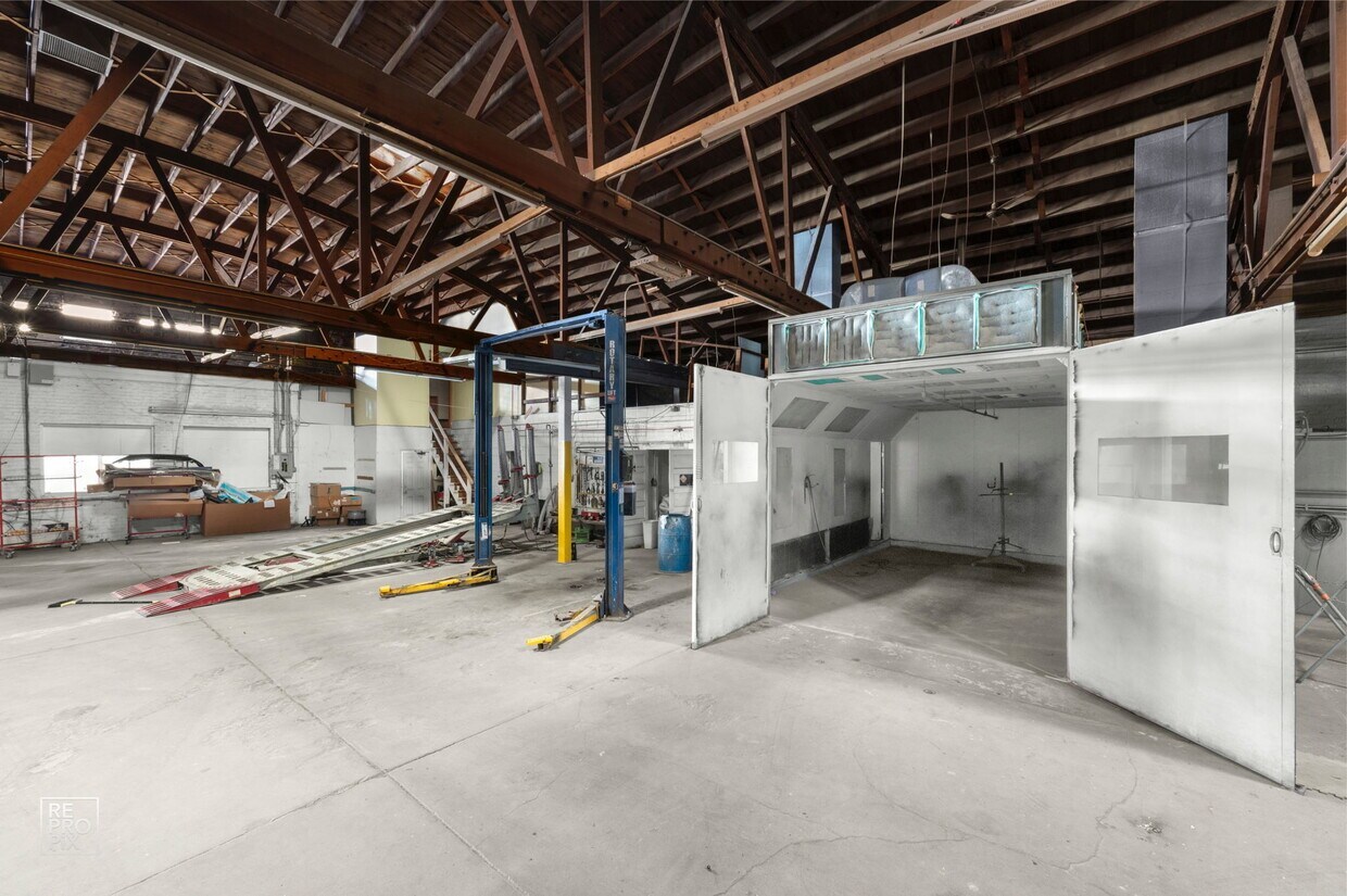 1123 W Catalpa Avenue, Chicago, IL 60640