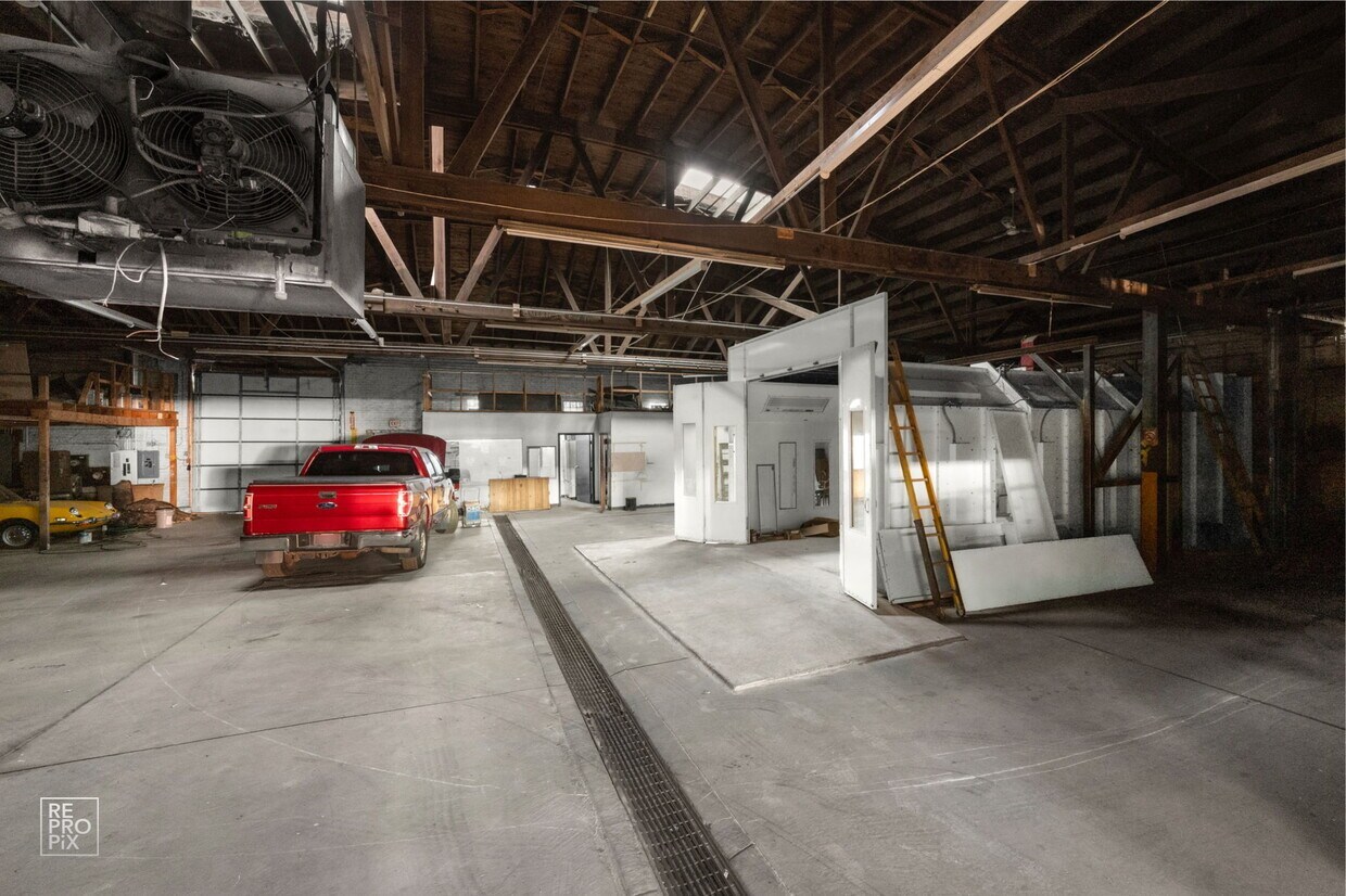 1123 W Catalpa Avenue, Chicago, IL 60640