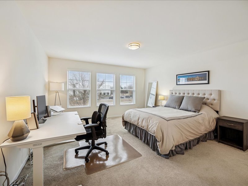 964 Station Boulevard, Aurora, IL 60504