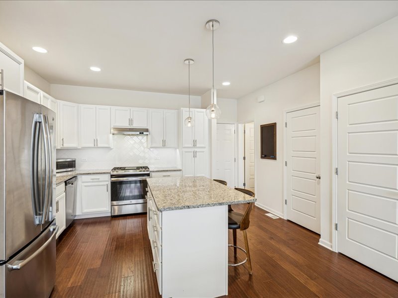 964 Station Boulevard, Aurora, IL 60504