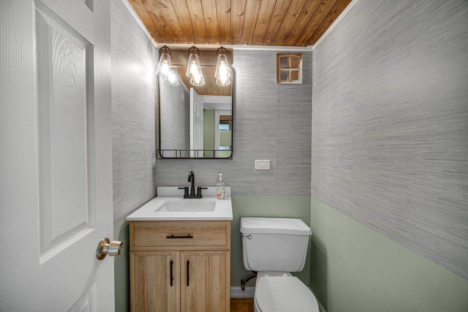 22115 Grenadier Drive, Marengo, IL 60152