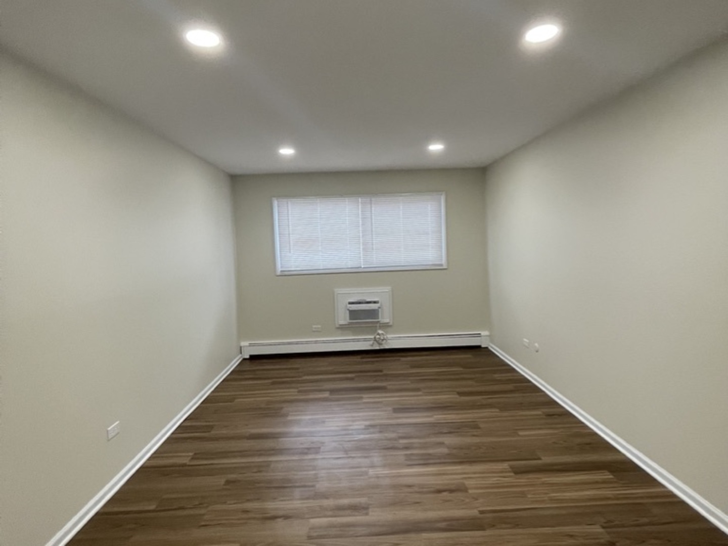 212 Collen Drive #209, Lombard, IL 60148