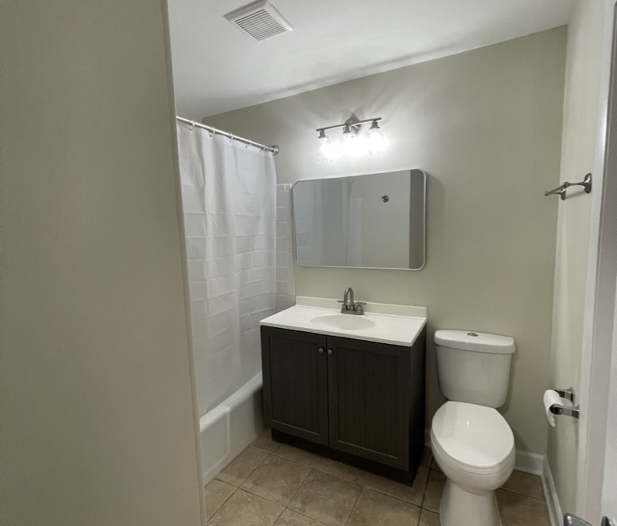 212 Collen Drive #209, Lombard, IL 60148