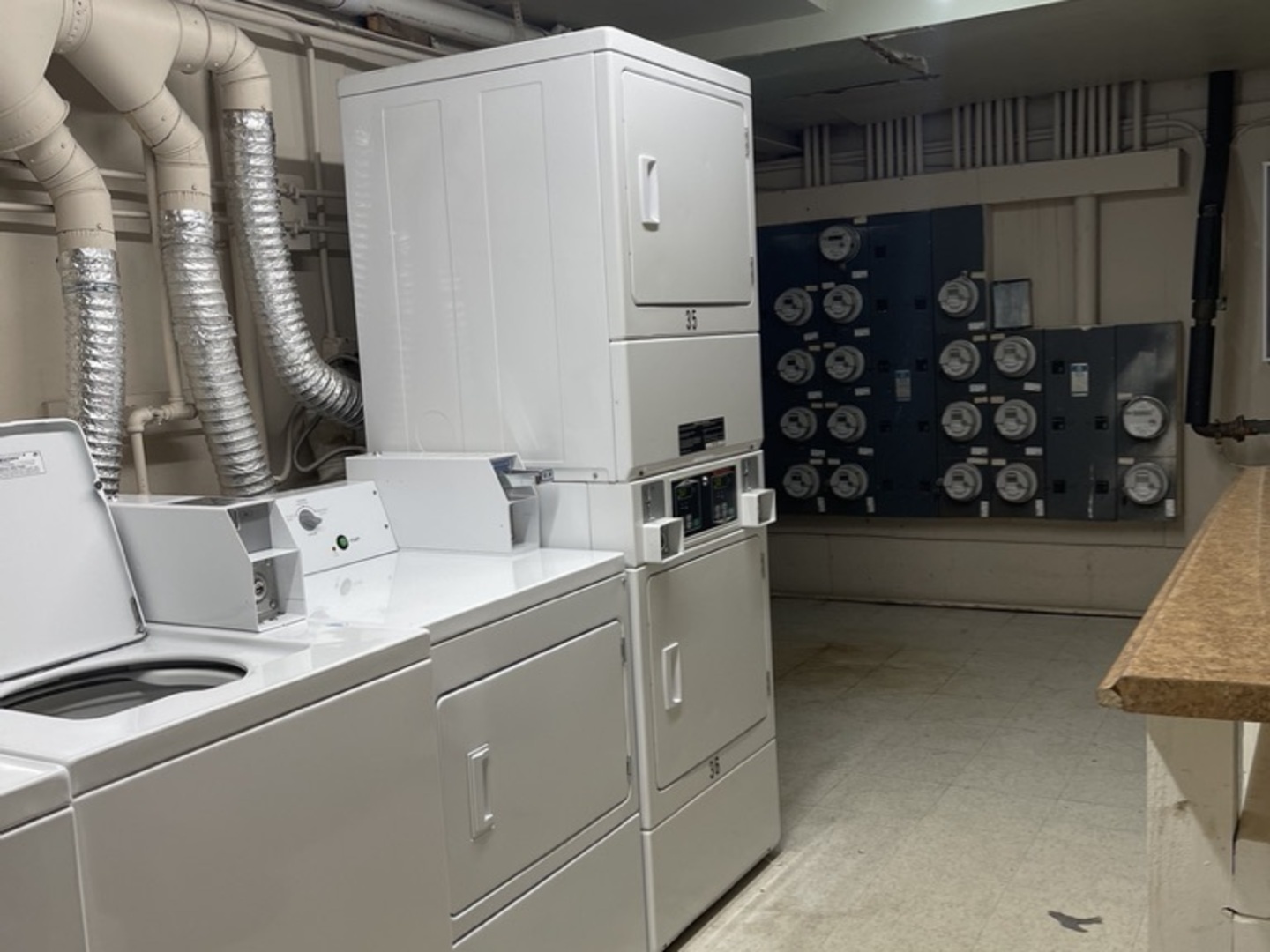 212 Collen Drive #209, Lombard, IL 60148