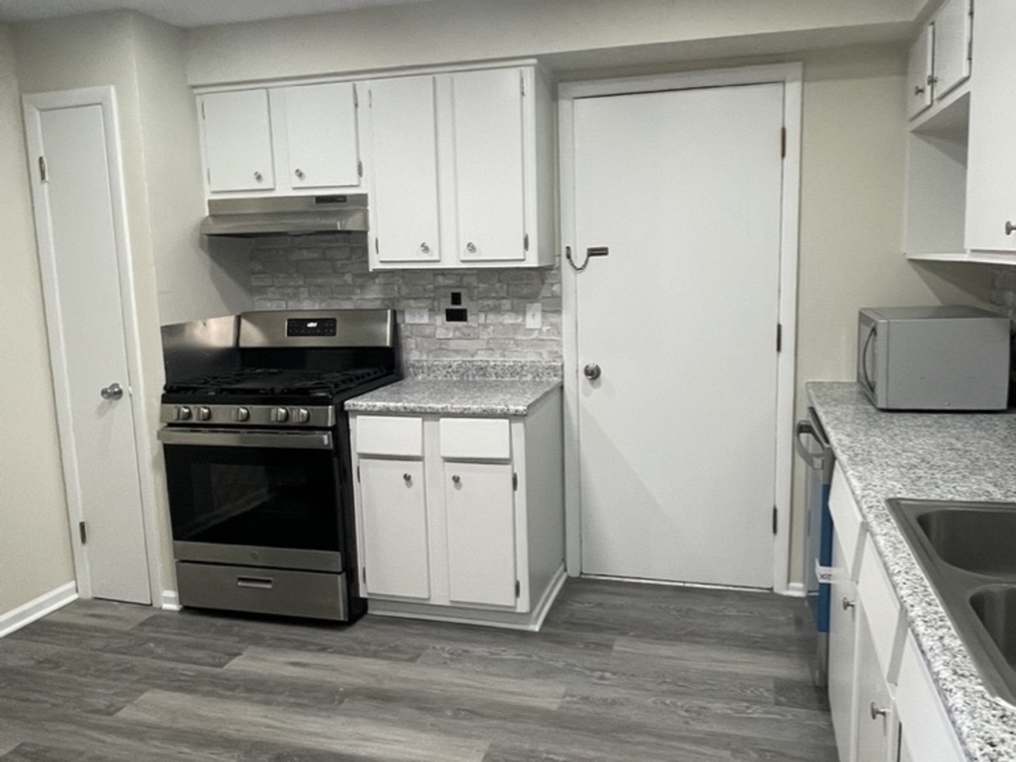 212 Collen Drive #209, Lombard, IL 60148