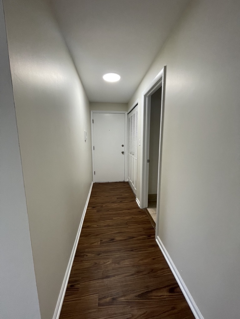 212 Collen Drive #209, Lombard, IL 60148