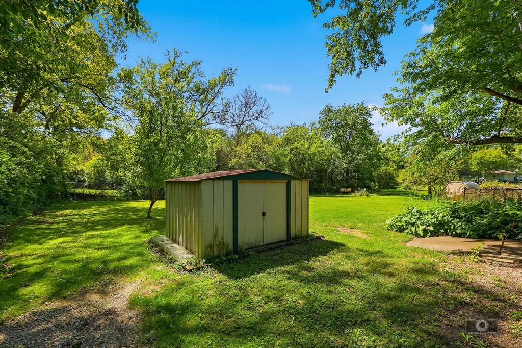 8904 Lemont Road, Downers Grove, IL 60516