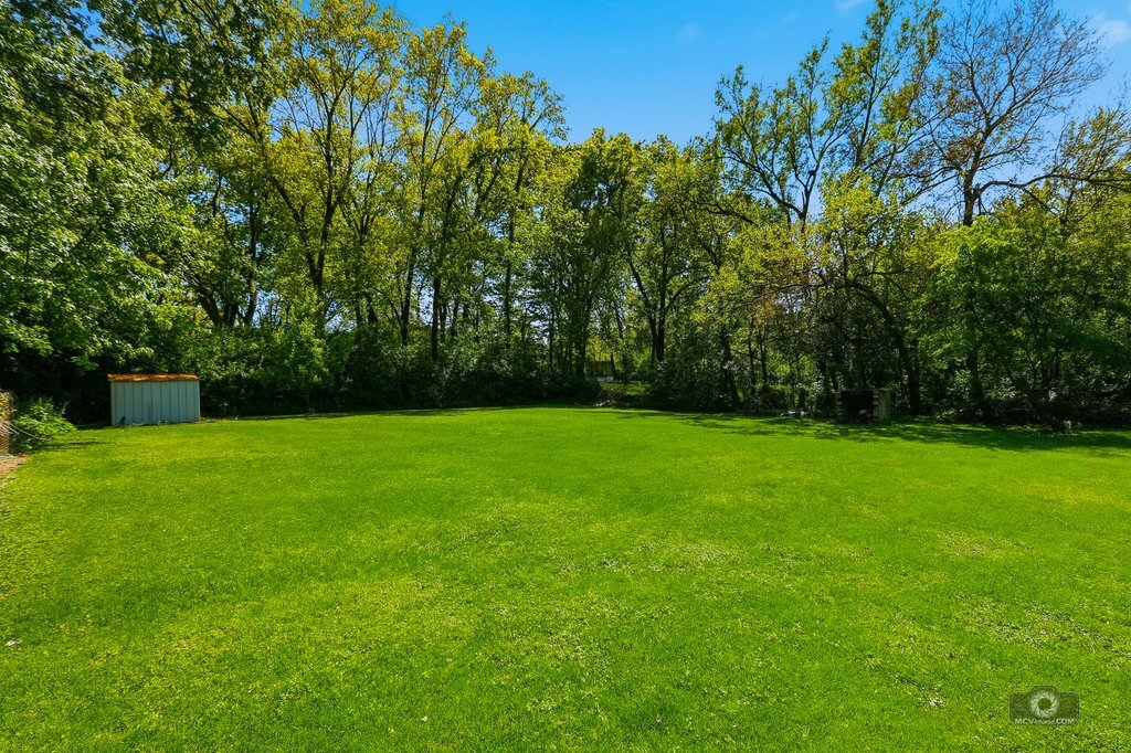 8904 Lemont Road, Downers Grove, IL 60516