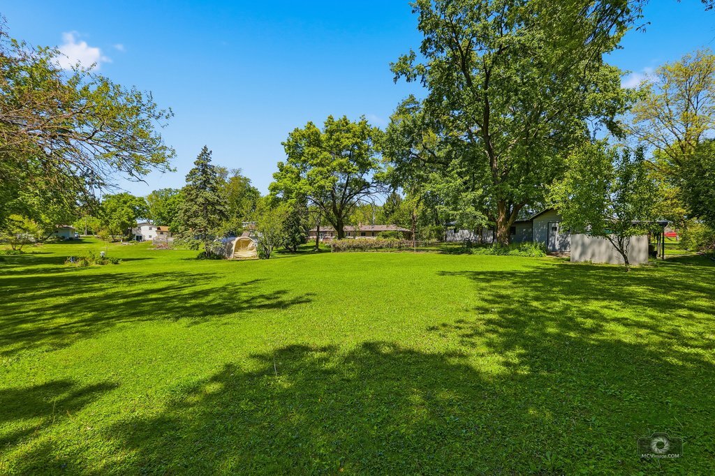 8904 Lemont Road, Downers Grove, IL 60516