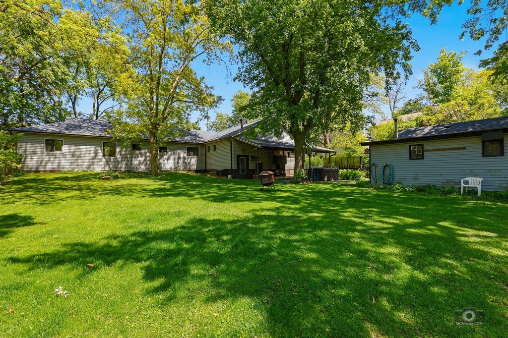 8904 Lemont Road, Downers Grove, IL 60516