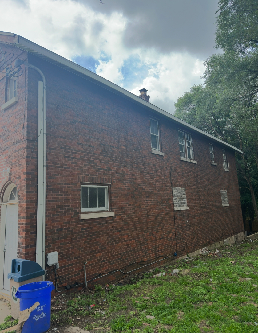 914-916 N Winnebago Street, Rockford, IL 61103