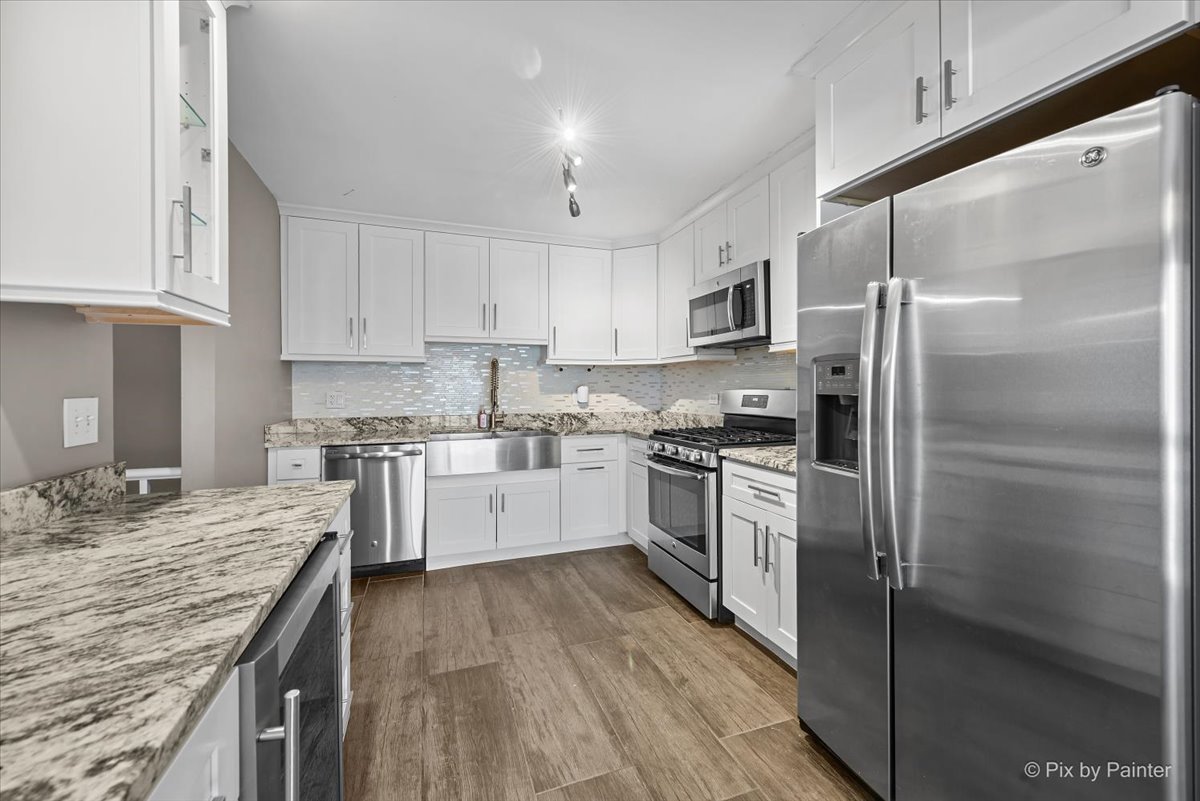 215 Lakeshore Lane, Bloomingdale, IL 60108