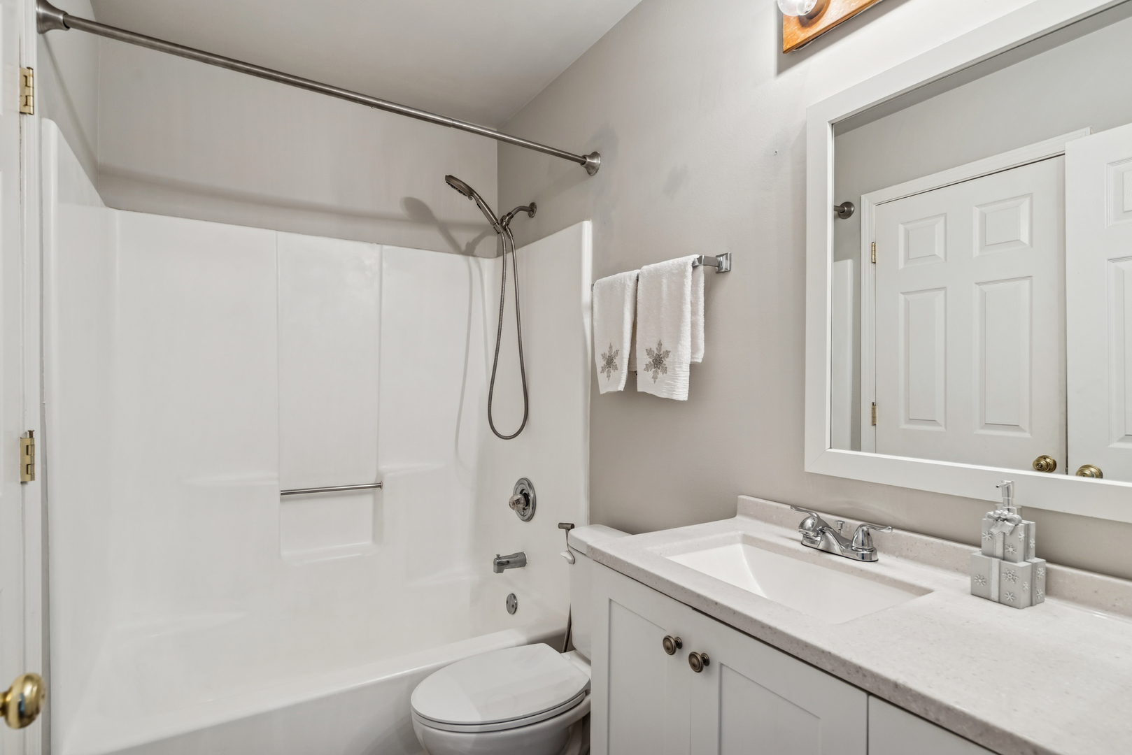 1830 Princeton Court, Gurnee, IL 60031