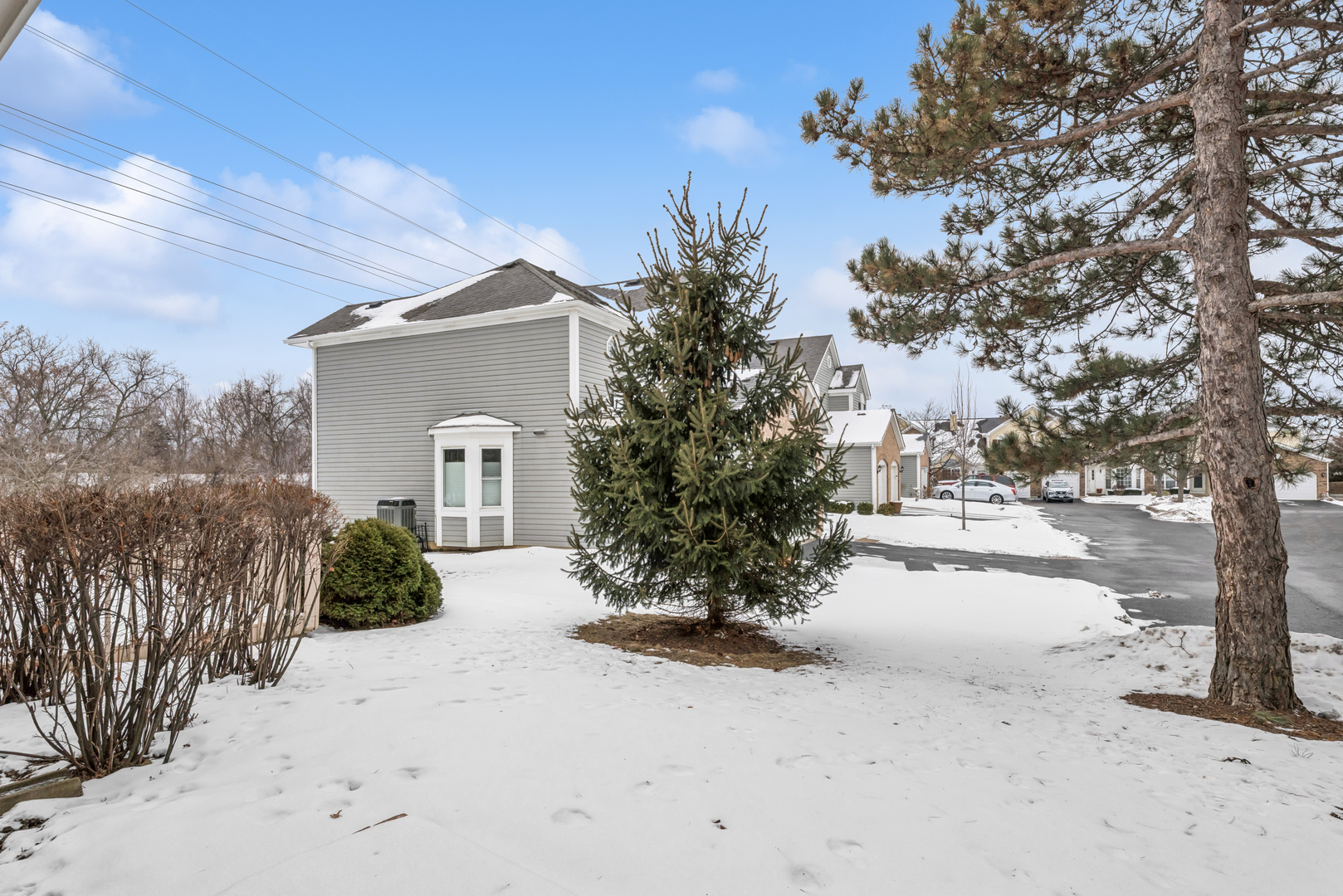 1830 Princeton Court, Gurnee, IL 60031