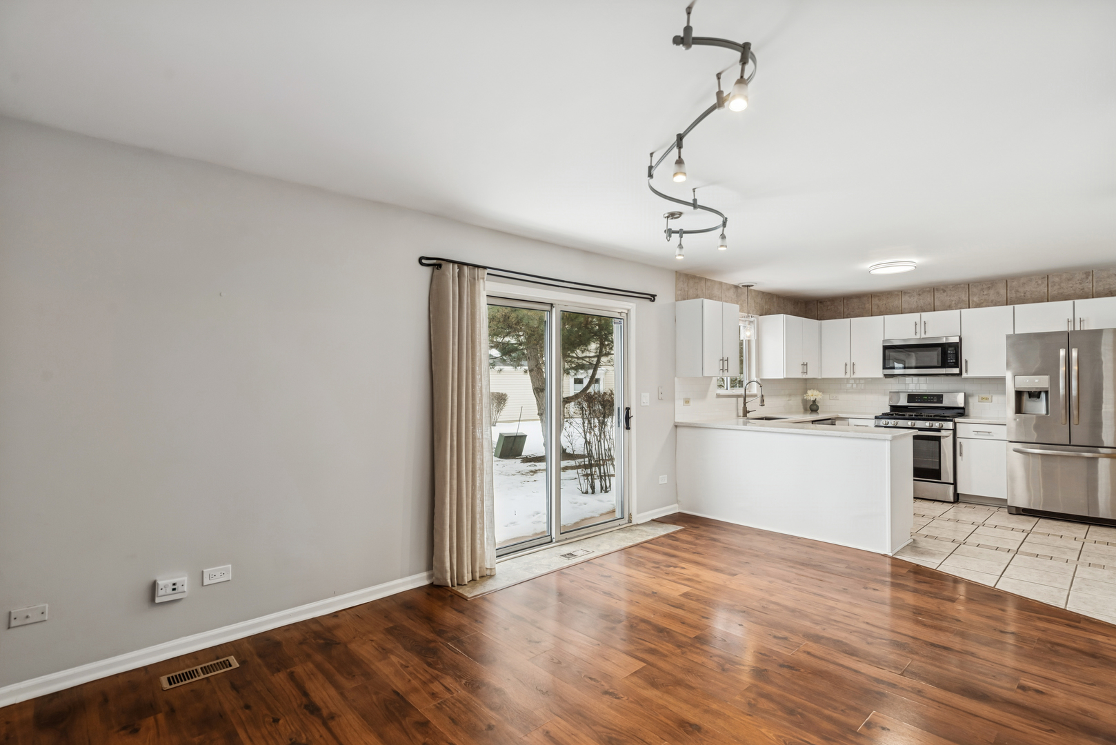 1830 Princeton Court, Gurnee, IL 60031