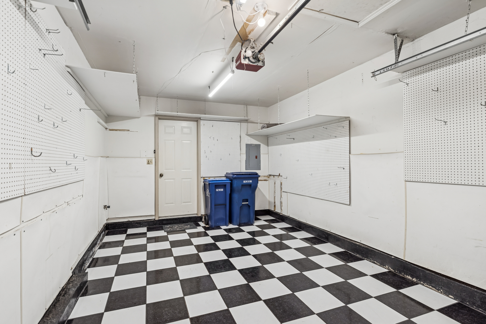 1830 Princeton Court, Gurnee, IL 60031