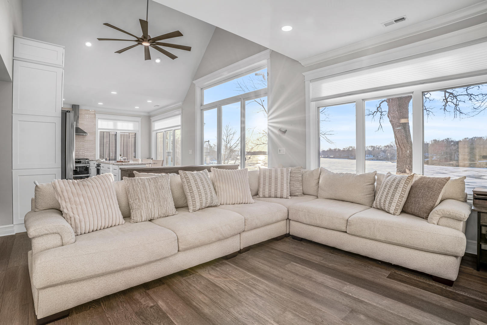 1590 Lake Holiday Drive, Lake Holiday, IL 60548