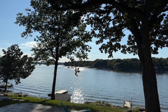 1590 Lake Holiday Drive, Lake Holiday, IL 60548