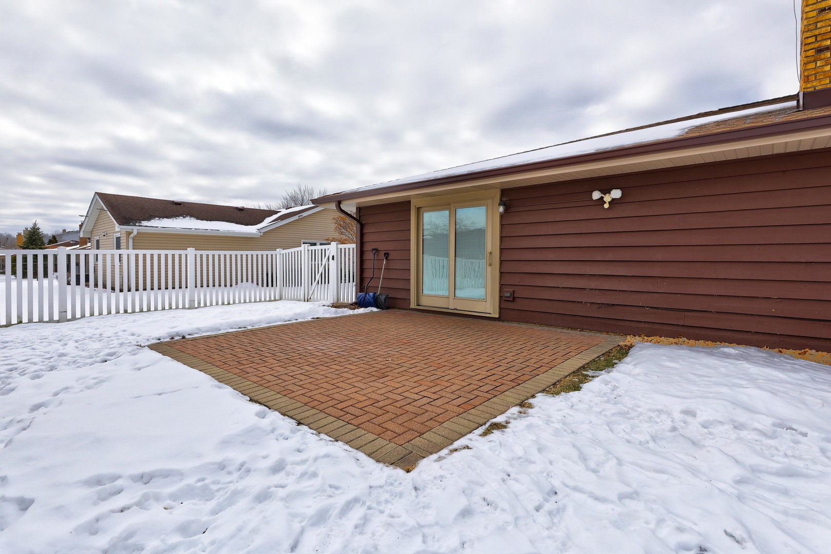 105 Glenridge Lane, Schaumburg, IL 60193