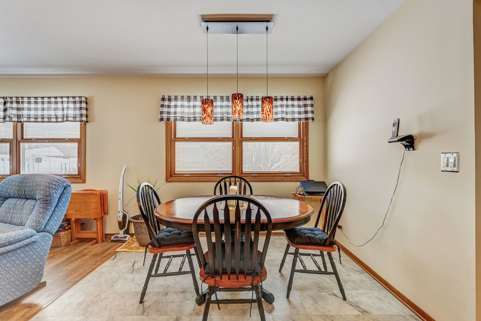 105 Glenridge Lane, Schaumburg, IL 60193