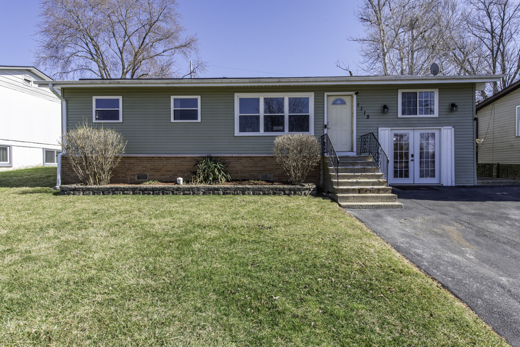 1115 Hillwood Circle, Round Lake Beach, IL 60073