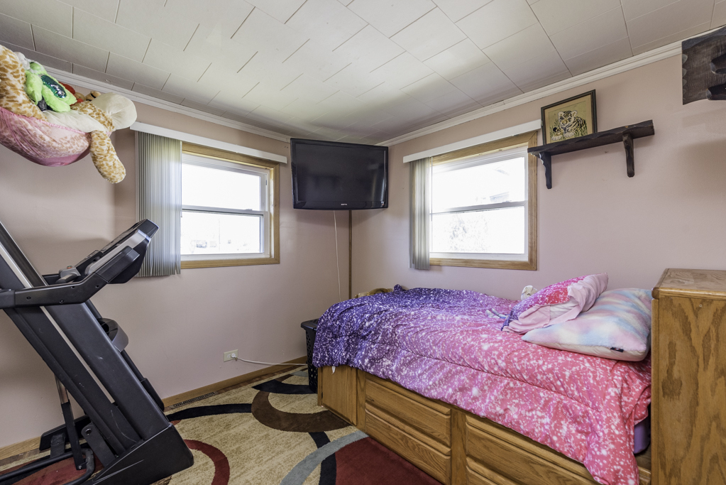 1115 Hillwood Circle, Round Lake Beach, IL 60073